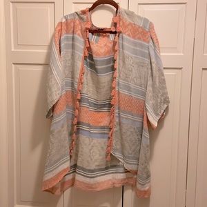 Tolani short sleeved multicolored kimono